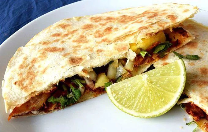 Taco de Trompo Mixto Gringa de Pastor (Pastor + Chorizo)